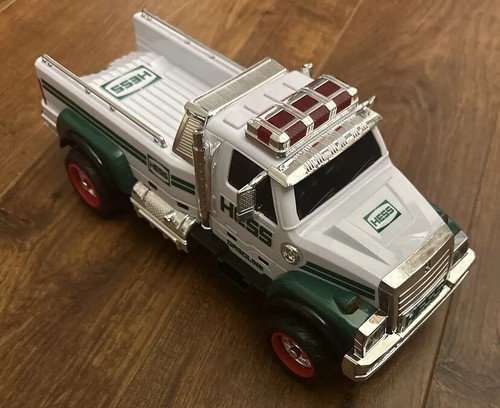 Hess white green gasoline - white,